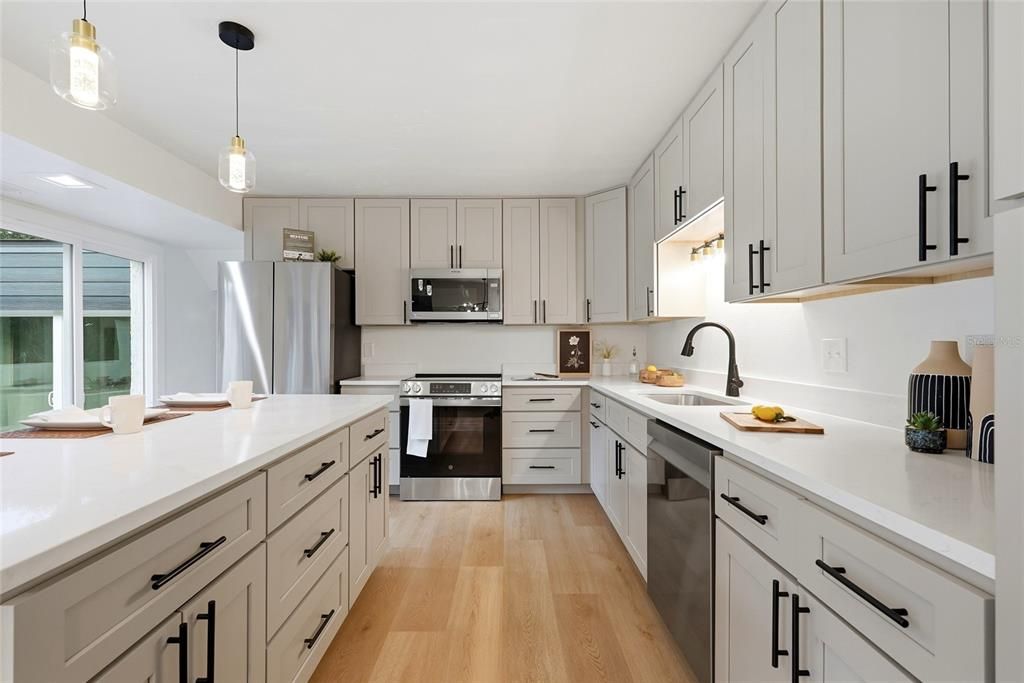 En Venta: $499,900 (4 camas, 2 baños, 2416 Pies cuadrados)