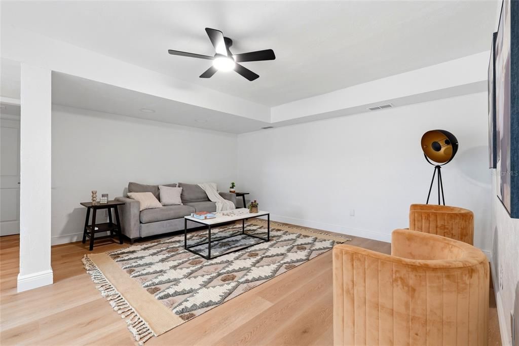 En Venta: $499,900 (4 camas, 2 baños, 2416 Pies cuadrados)