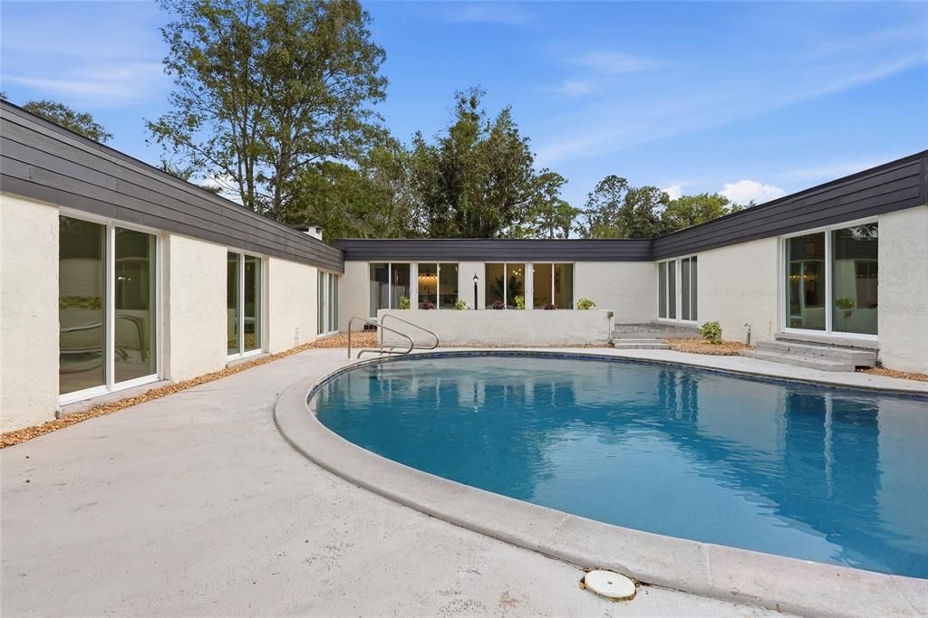 En Venta: $499,900 (4 camas, 2 baños, 2416 Pies cuadrados)