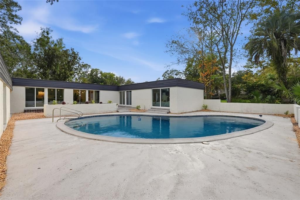 En Venta: $499,900 (4 camas, 2 baños, 2416 Pies cuadrados)