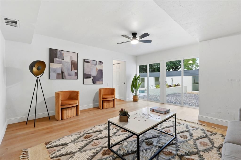 En Venta: $499,900 (4 camas, 2 baños, 2416 Pies cuadrados)