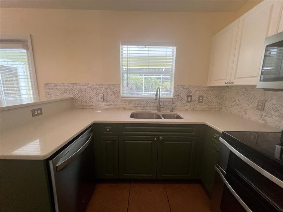 В аренду: $2,350 (3 спален, 2 ванн, 1249 Квадратных фут)