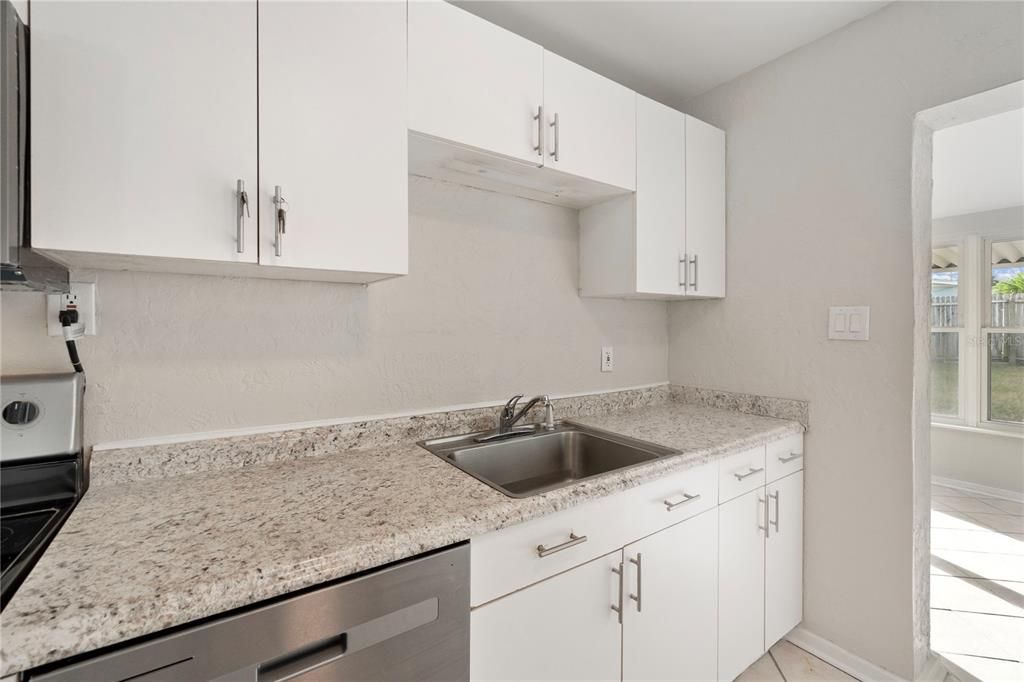 En Venta: $299,900 (2 camas, 1 baños, 931 Pies cuadrados)