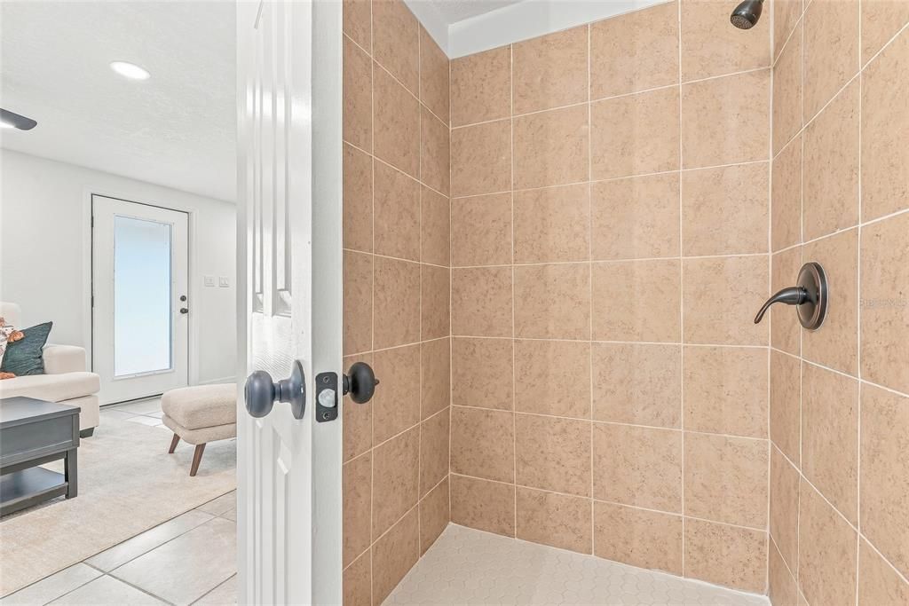 На продажу: $409,900 (4 спален, 3 ванн, 1436 Квадратных фут)