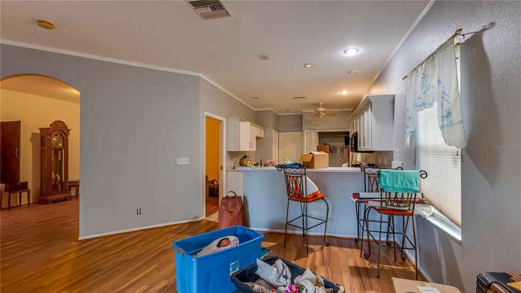 На продажу: $375,000 (3 спален, 2 ванн, 1894 Квадратных фут)