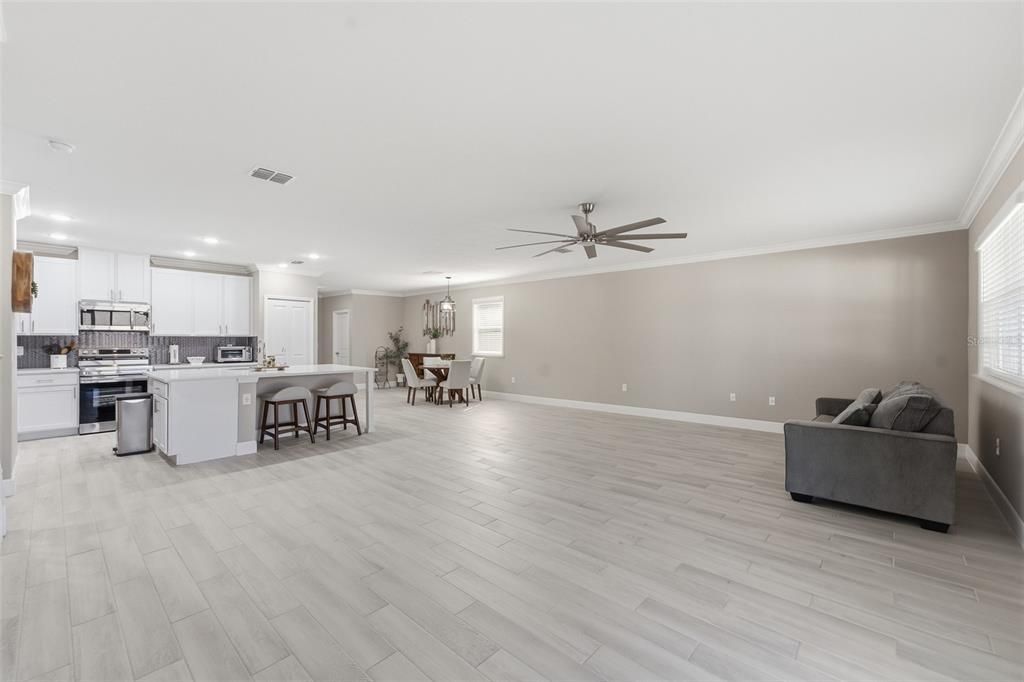 For Sale: $600,000 (4 beds, 2 baths, 3269 Square Feet)