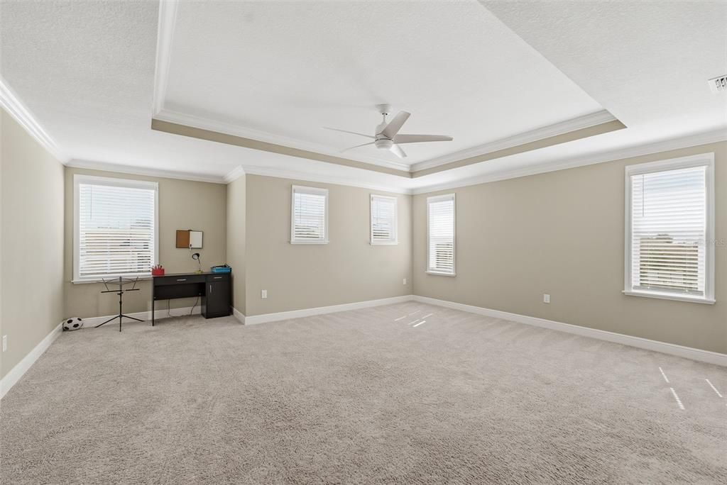 For Sale: $600,000 (4 beds, 2 baths, 3269 Square Feet)