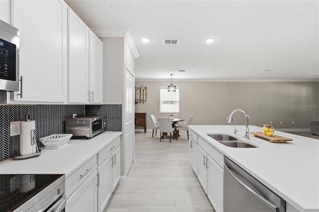 For Sale: $600,000 (4 beds, 2 baths, 3269 Square Feet)
