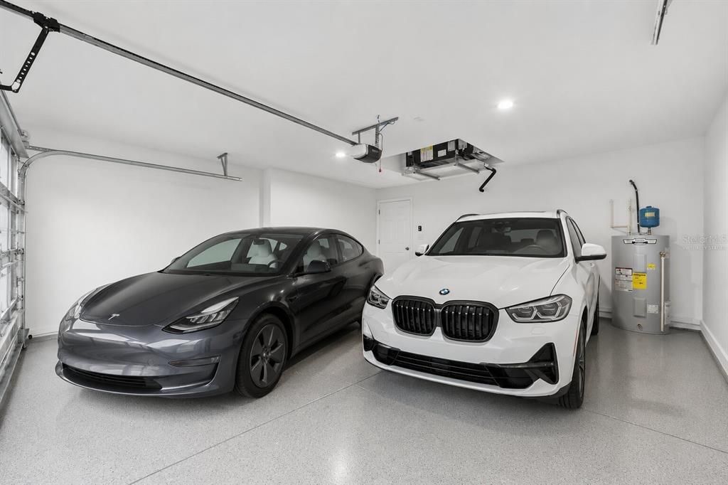 На продажу: $299,900 (4 спален, 2 ванн, 1715 Квадратных фут)