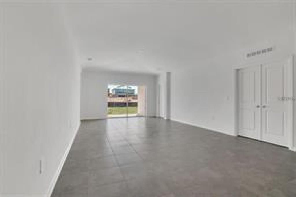 В аренду: $2,400 (3 спален, 2 ванн, 1713 Квадратных фут)