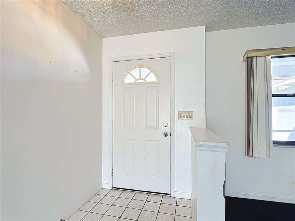 En Venta: $299,900 (4 camas, 2 baños, 2011 Pies cuadrados)