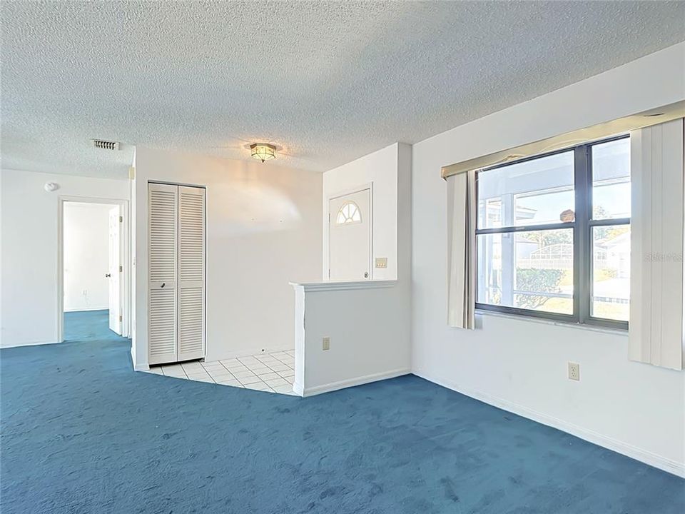 En Venta: $299,900 (4 camas, 2 baños, 2011 Pies cuadrados)
