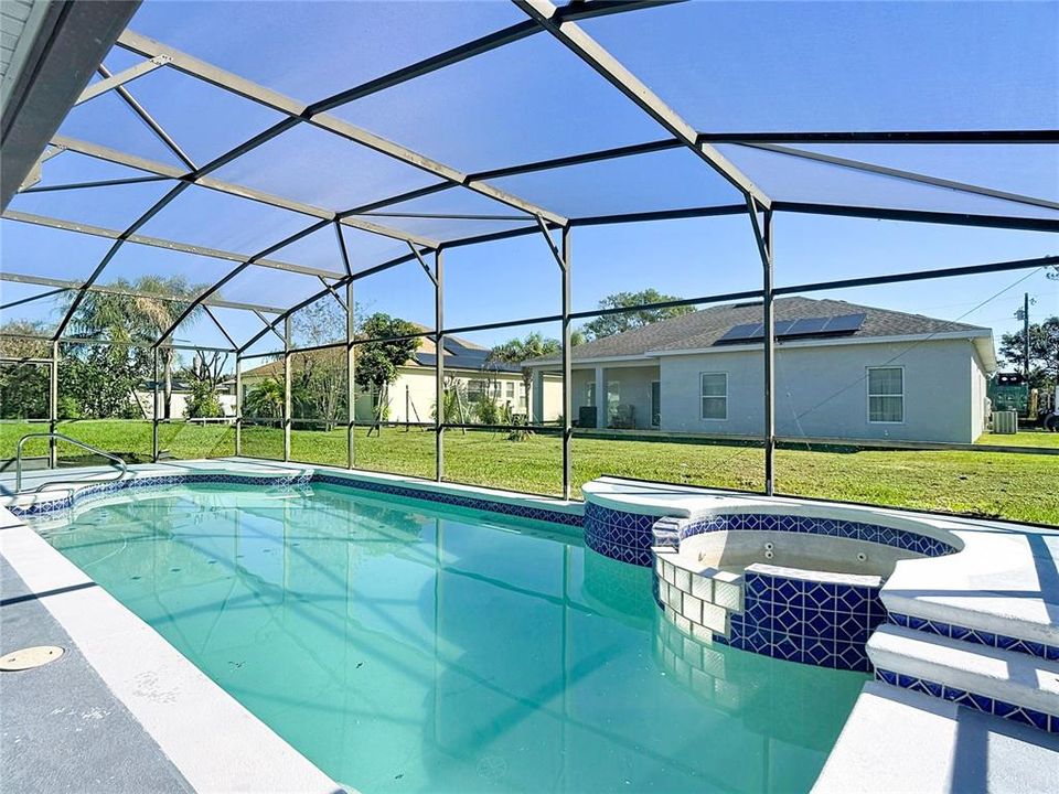 En Venta: $299,900 (4 camas, 2 baños, 2011 Pies cuadrados)