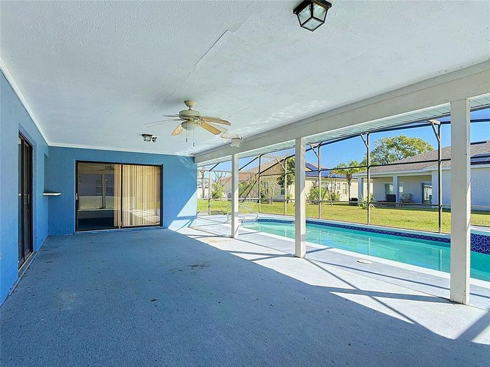 En Venta: $299,900 (4 camas, 2 baños, 2011 Pies cuadrados)