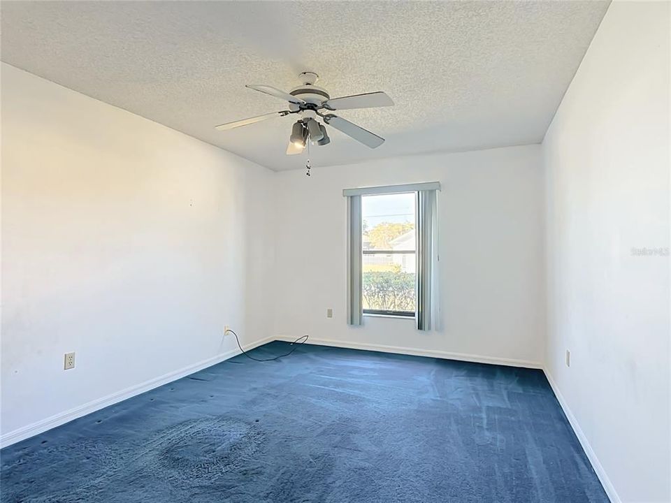 En Venta: $299,900 (4 camas, 2 baños, 2011 Pies cuadrados)
