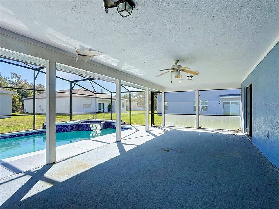 En Venta: $299,900 (4 camas, 2 baños, 2011 Pies cuadrados)