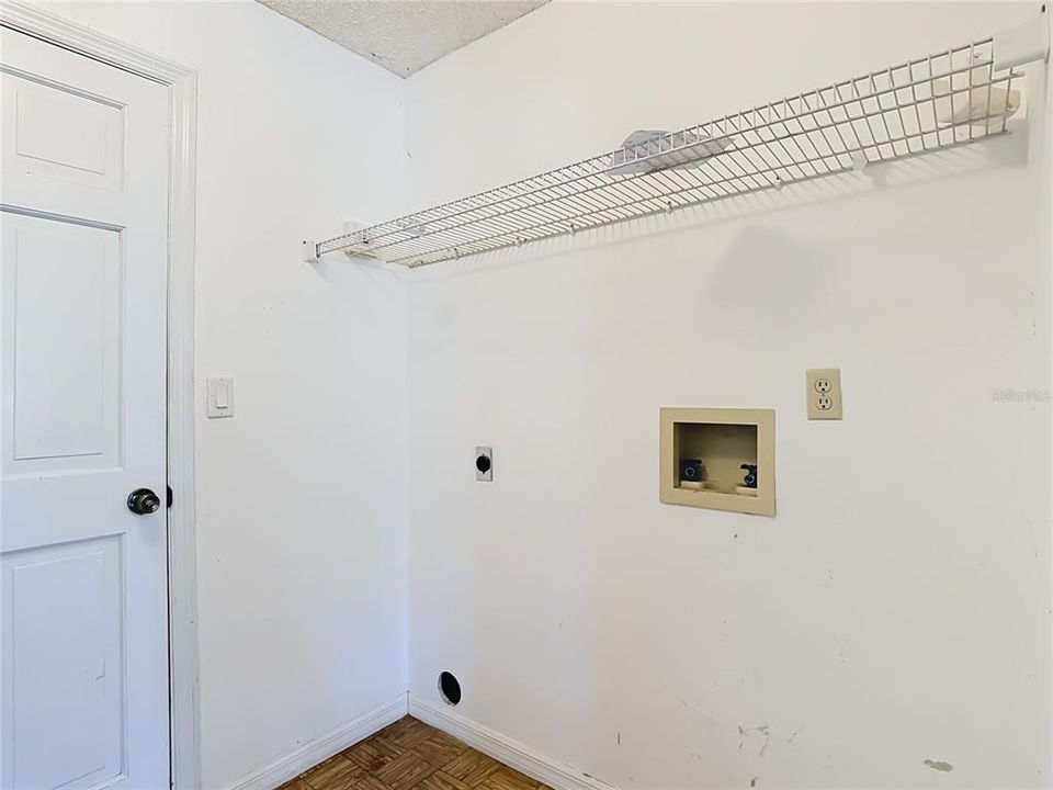 En Venta: $299,900 (4 camas, 2 baños, 2011 Pies cuadrados)