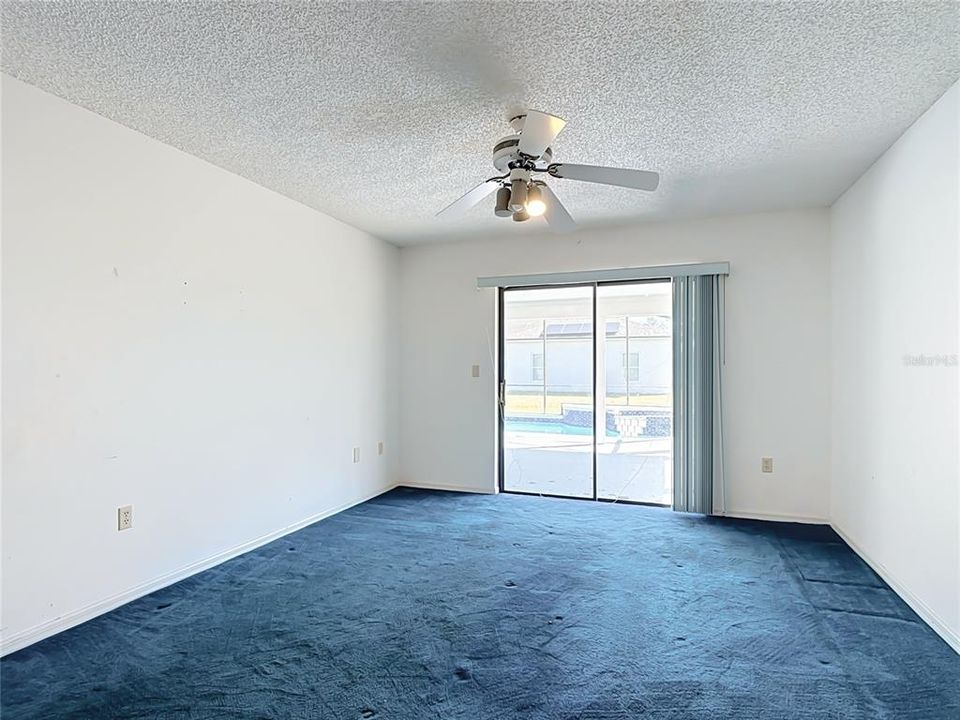 En Venta: $299,900 (4 camas, 2 baños, 2011 Pies cuadrados)