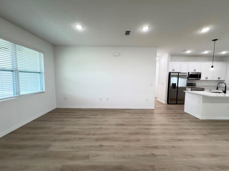 En Renta: $1,950 (4 camas, 2 baños, 1708 Pies cuadrados)