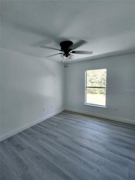 For Sale: $370,000 (4 beds, 2 baths, 2336 Square Feet)