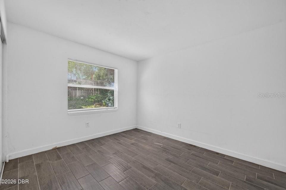 For Sale: $149,000 (2 beds, 1 baths, 920 Square Feet)