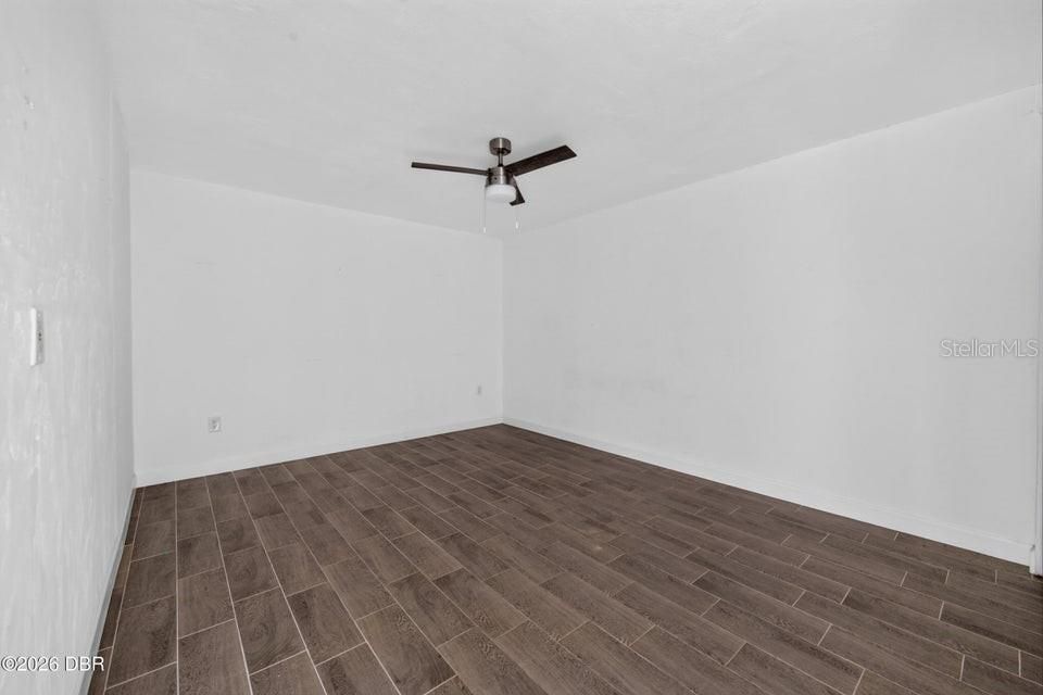 For Sale: $149,000 (2 beds, 1 baths, 920 Square Feet)