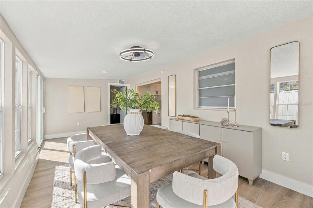 На продажу: $419,900 (3 спален, 2 ванн, 1156 Квадратных фут)