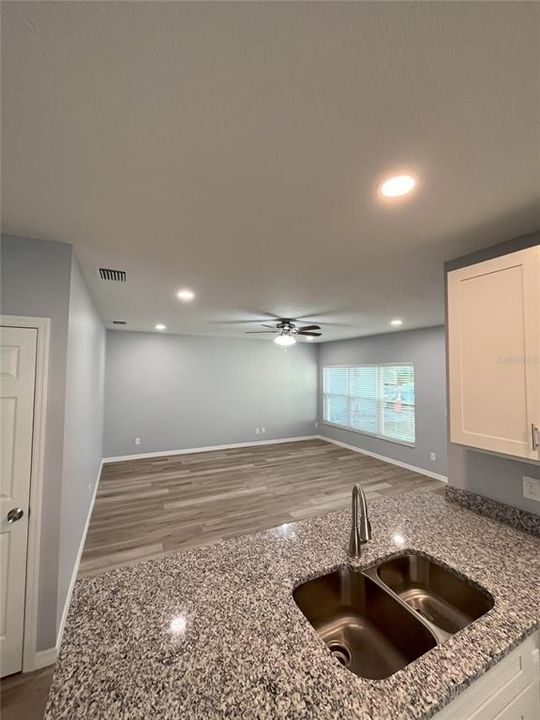 For Sale: $295,000 (3 beds, 2 baths, 1182 Square Feet)