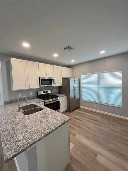 For Sale: $295,000 (3 beds, 2 baths, 1182 Square Feet)