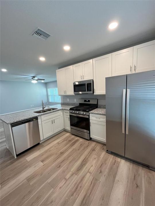 For Sale: $295,000 (3 beds, 2 baths, 1182 Square Feet)