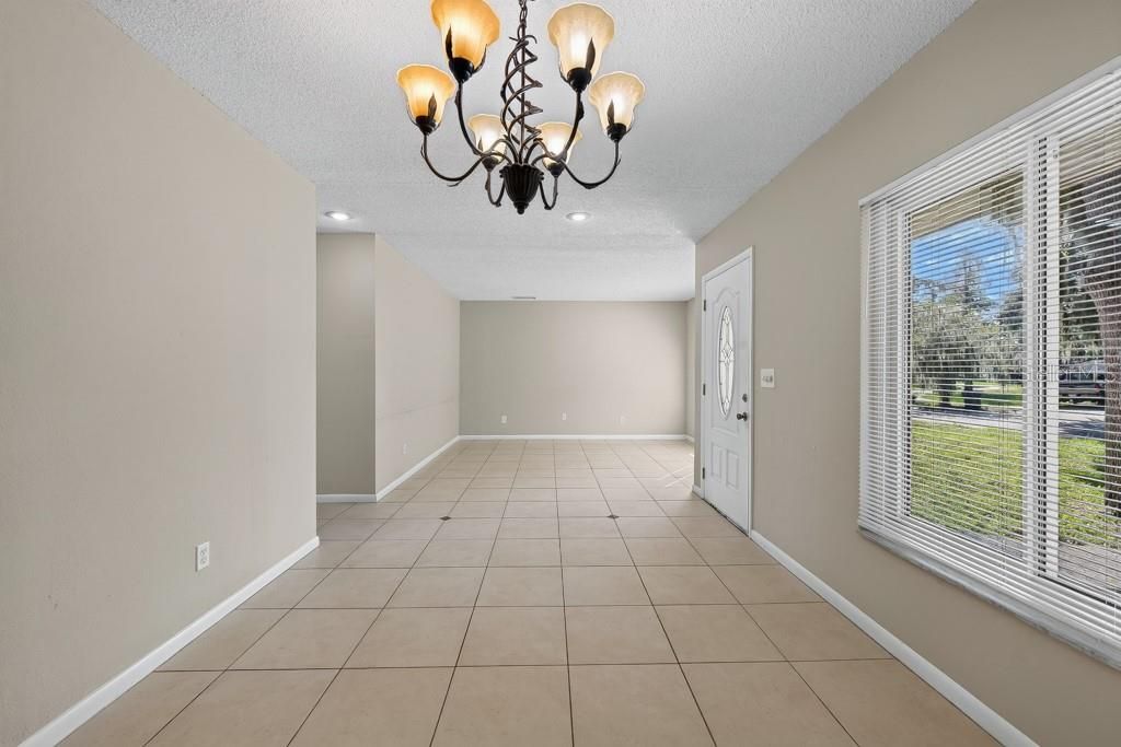 For Sale: $325,000 (3 beds, 2 baths, 1605 Square Feet)