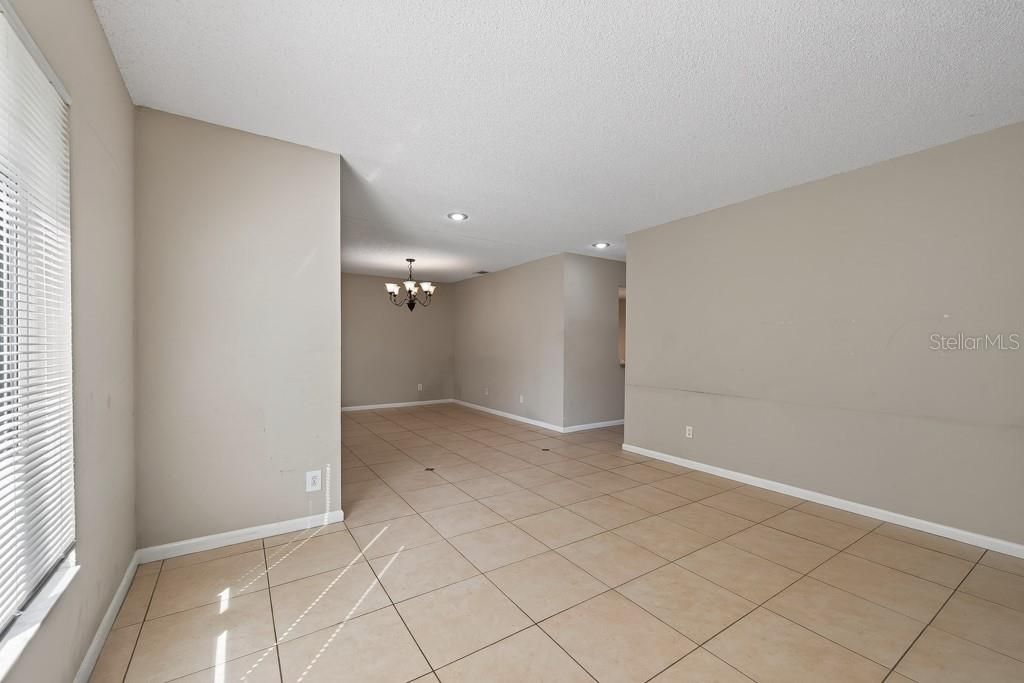 For Sale: $325,000 (3 beds, 2 baths, 1605 Square Feet)