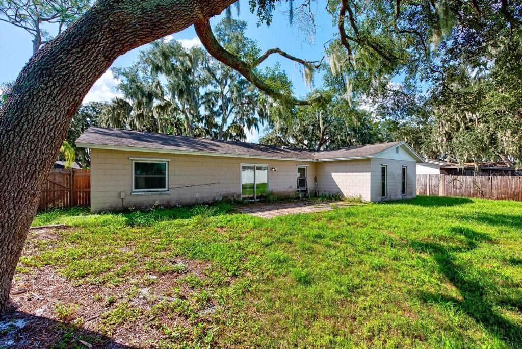 For Sale: $325,000 (3 beds, 2 baths, 1605 Square Feet)