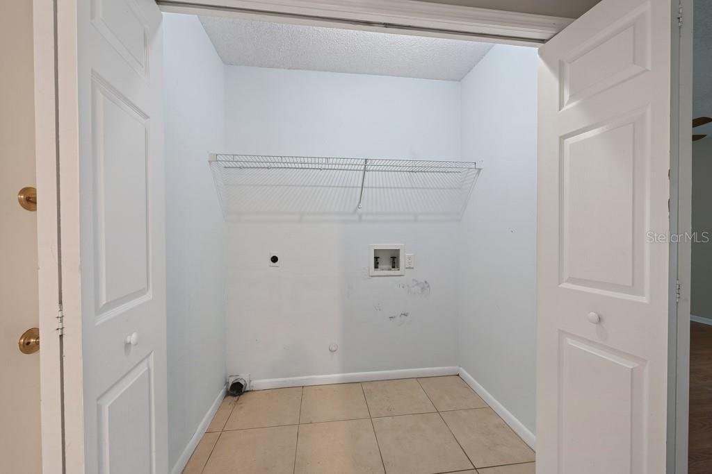 For Sale: $325,000 (3 beds, 2 baths, 1605 Square Feet)
