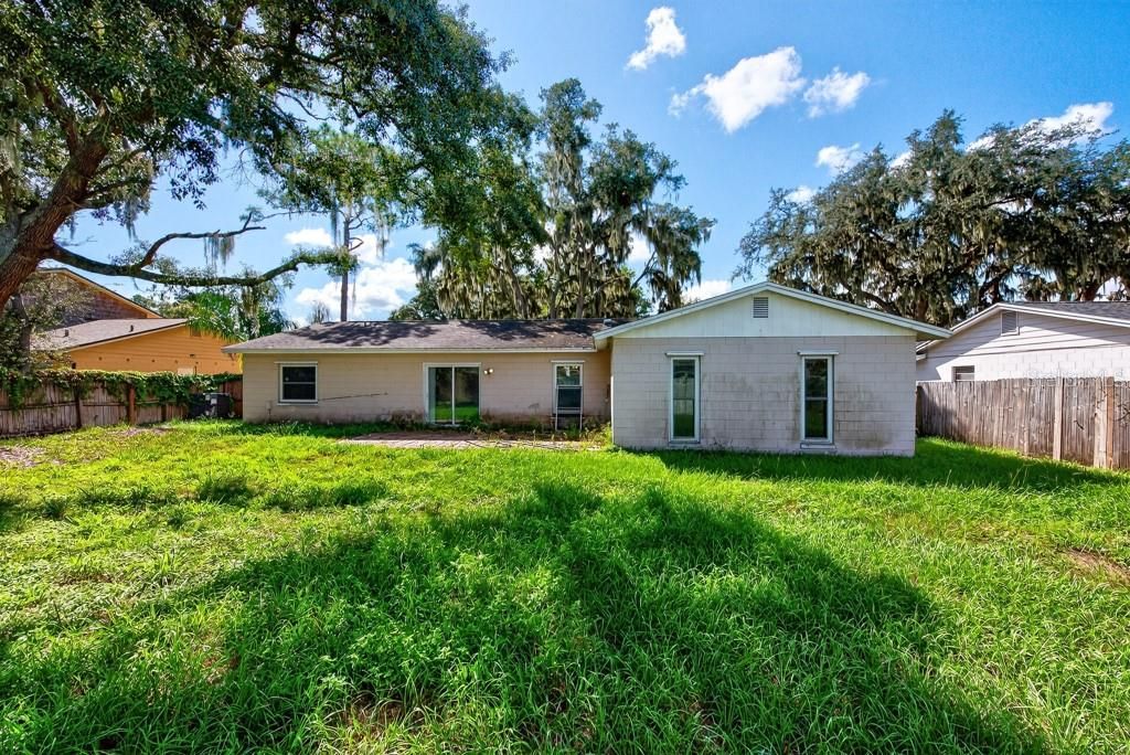 For Sale: $325,000 (3 beds, 2 baths, 1605 Square Feet)