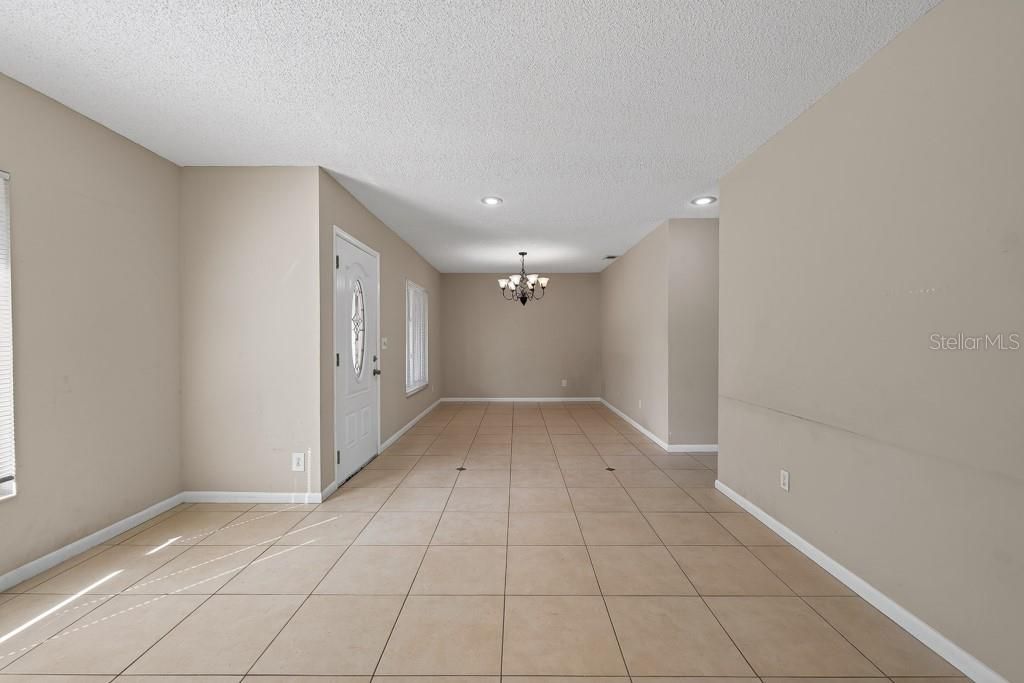 For Sale: $325,000 (3 beds, 2 baths, 1605 Square Feet)