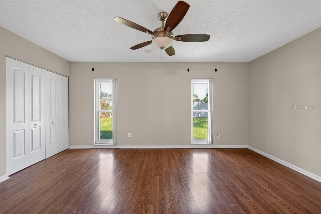 For Sale: $325,000 (3 beds, 2 baths, 1605 Square Feet)