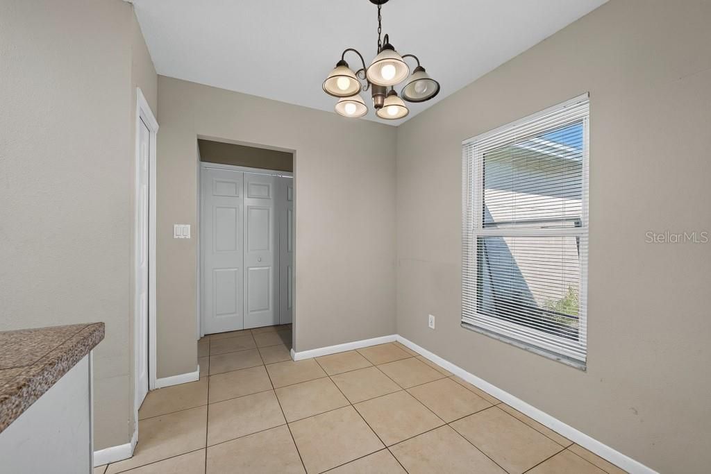 For Sale: $325,000 (3 beds, 2 baths, 1605 Square Feet)