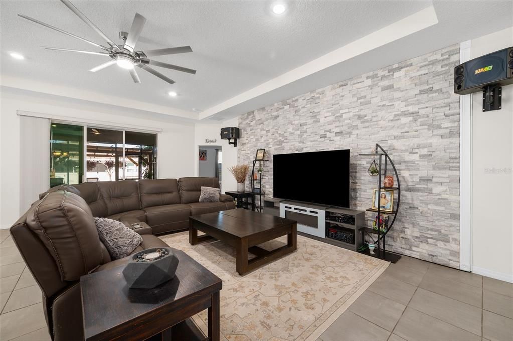 For Sale: $414,900 (4 beds, 3 baths, 2344 Square Feet)
