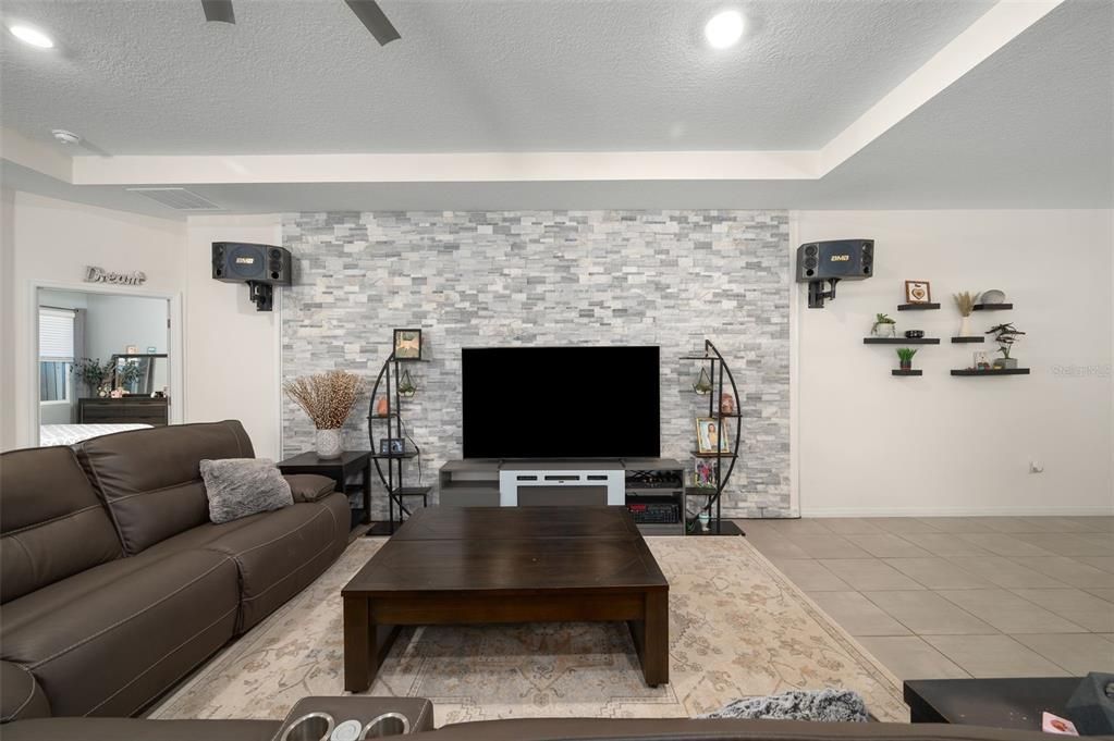 For Sale: $414,900 (4 beds, 3 baths, 2344 Square Feet)