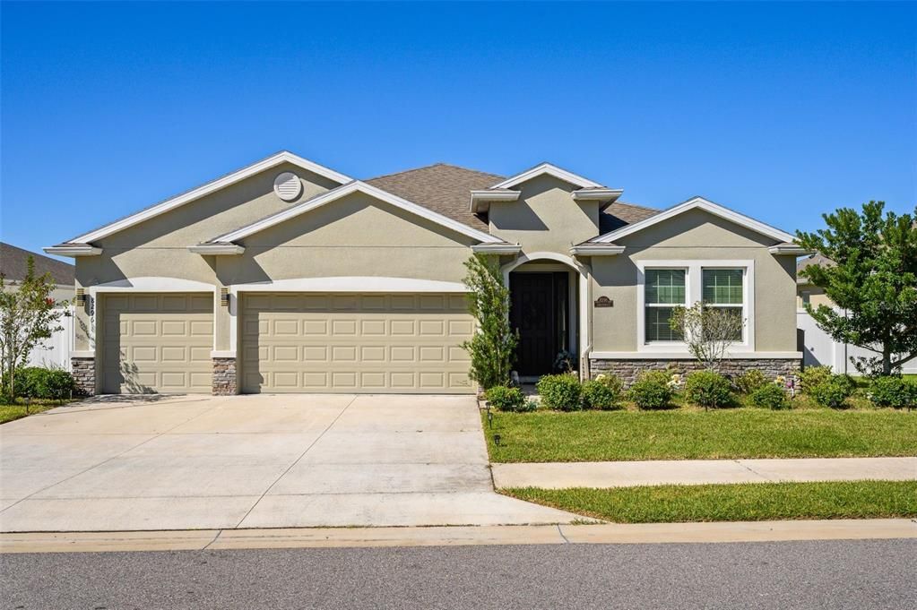 For Sale: $414,900 (4 beds, 3 baths, 2344 Square Feet)