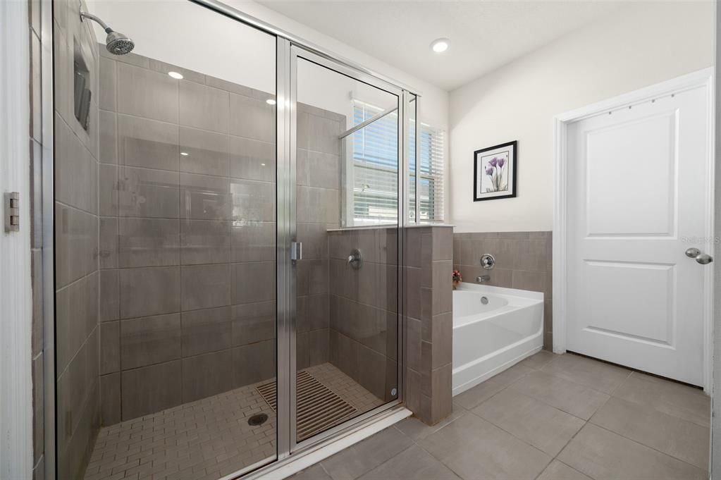 For Sale: $414,900 (4 beds, 3 baths, 2344 Square Feet)