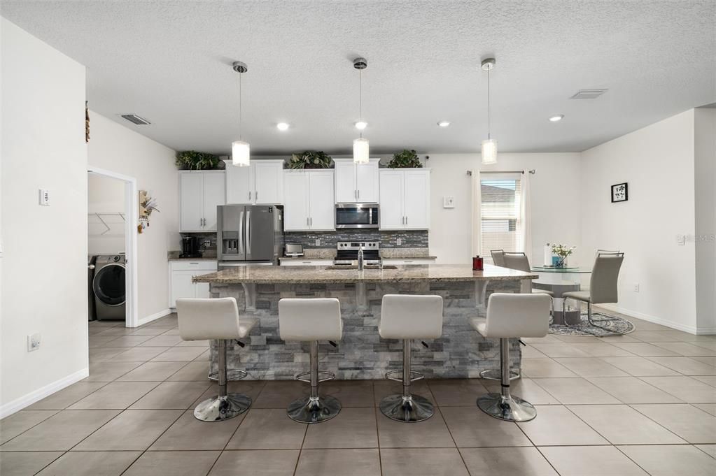 For Sale: $414,900 (4 beds, 3 baths, 2344 Square Feet)