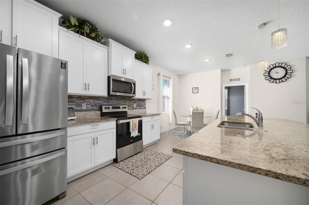 For Sale: $414,900 (4 beds, 3 baths, 2344 Square Feet)