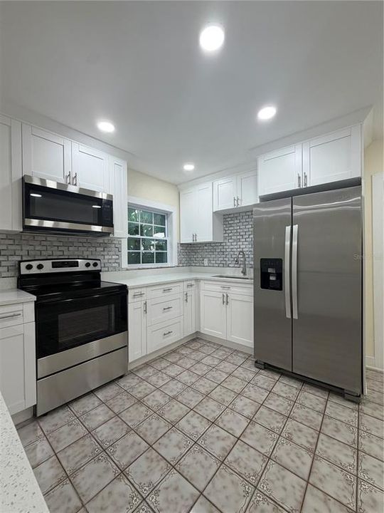 For Rent: $2,600 (3 beds, 2 baths, 1080 Square Feet)