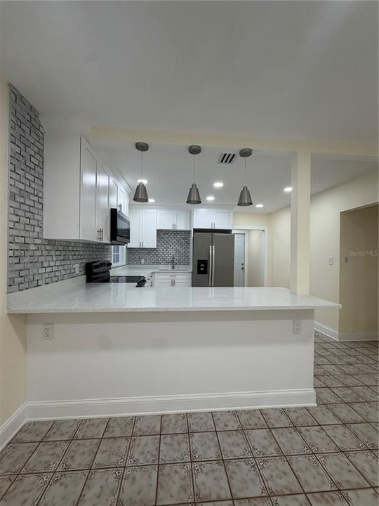 For Rent: $2,600 (3 beds, 2 baths, 1080 Square Feet)