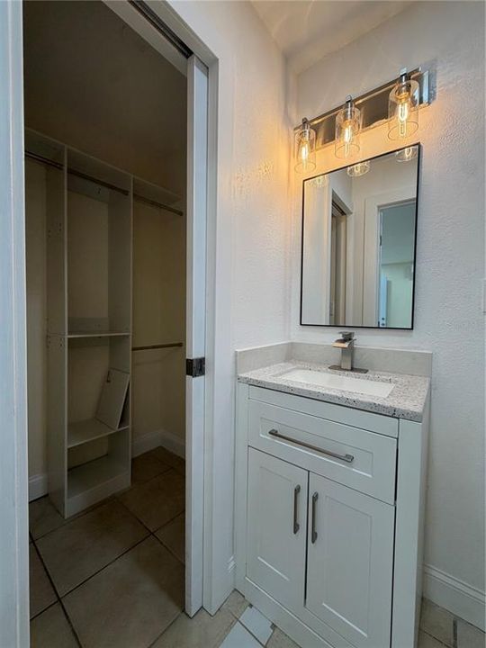 For Rent: $2,600 (3 beds, 2 baths, 1080 Square Feet)