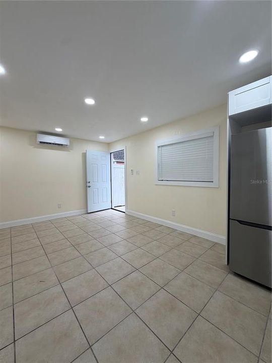 For Rent: $2,600 (3 beds, 2 baths, 1080 Square Feet)
