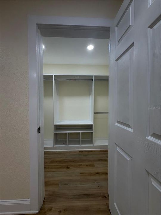 For Rent: $2,600 (3 beds, 2 baths, 1080 Square Feet)