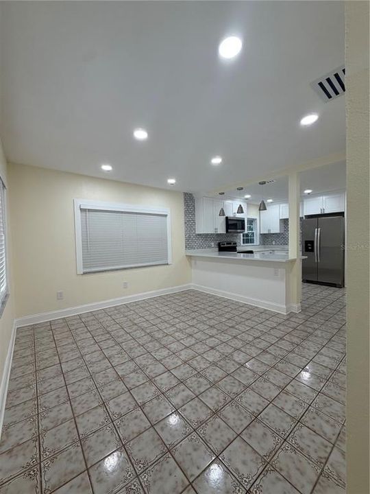 For Rent: $2,600 (3 beds, 2 baths, 1080 Square Feet)